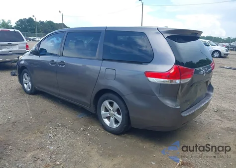 2011 Toyota Sienna Base V6 z USA, uszkodzony, nr VIN 5TDZK3DC7BS004067